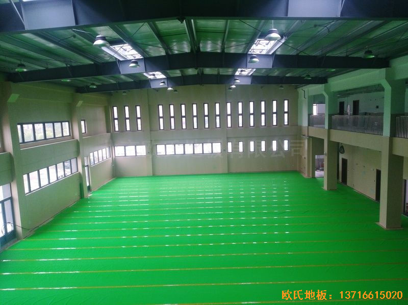 上海嘉定区大居小学体育木地板铺设案例