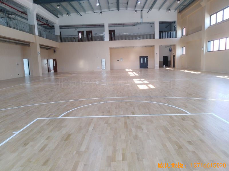 上海嘉定区大居小学体育木地板铺设案例