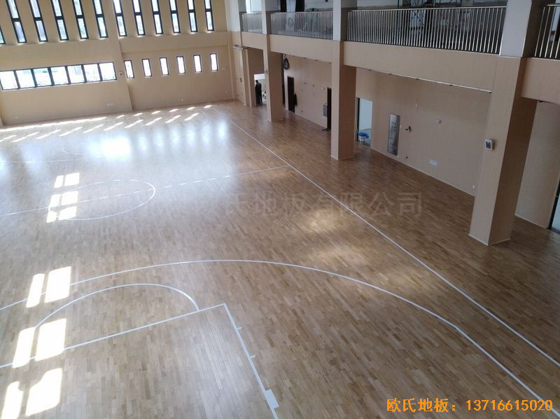 上海嘉定区大居小学体育木地板铺设案例