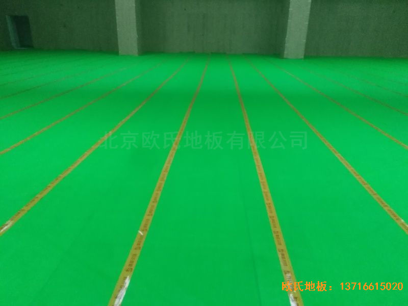 青岛黄岛区滨海街道中心小学体育木地板铺设案例