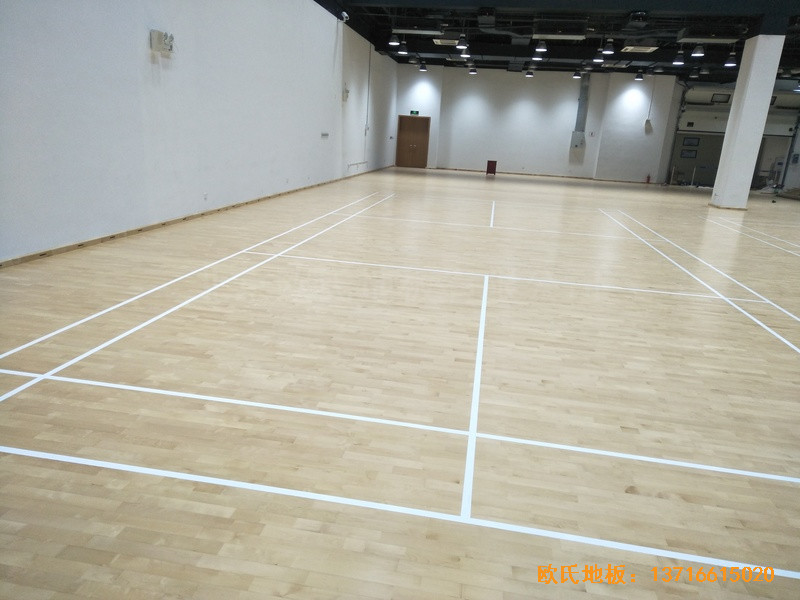 上海铺东宁桥路669号体育馆体育木地板安装案例0