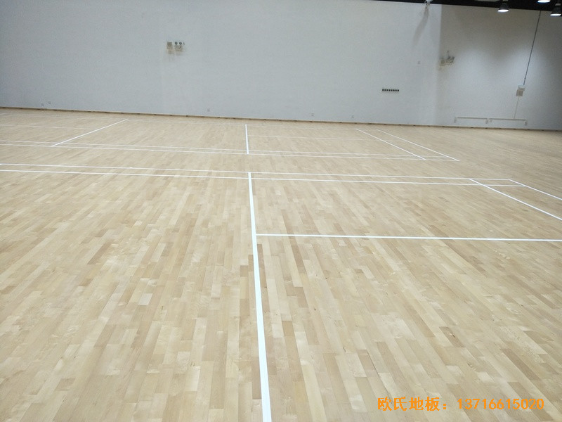 上海铺东宁桥路669号体育馆体育木地板安装案例4