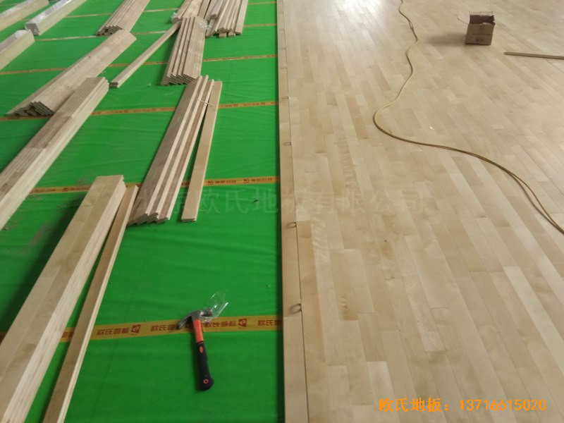 山东济南唐冶城篮球馆运动木地板施工案例4
