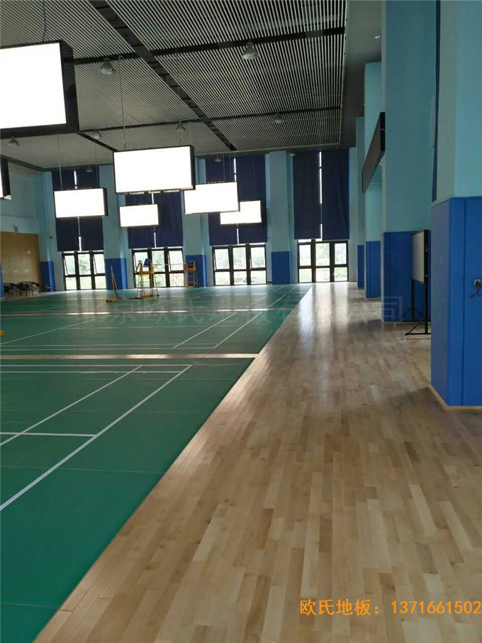 广东珠海市中航花园羽毛球馆体育木地板铺设案例2