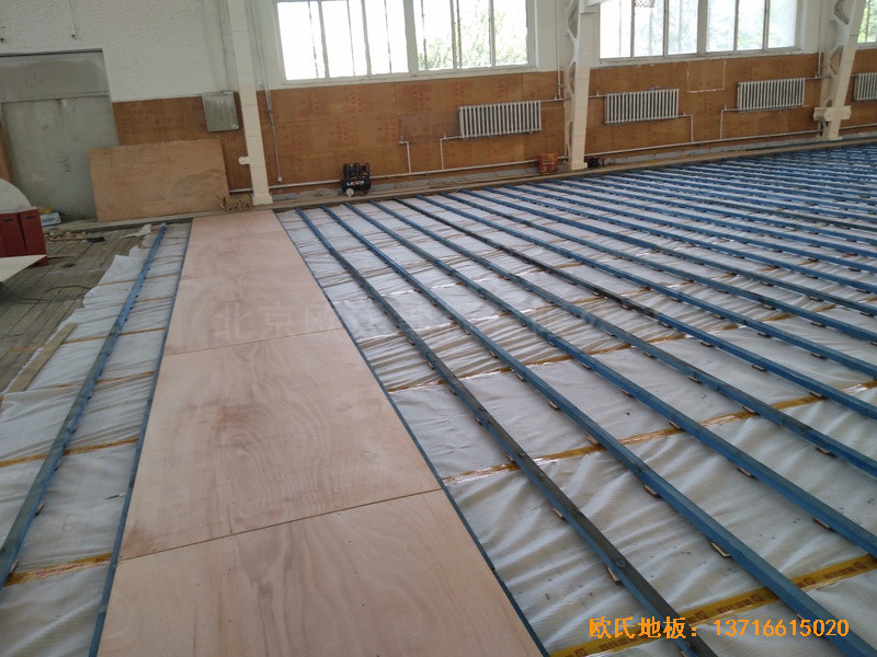 内蒙古呼和浩特赛罕区师范大学体育学院训练馆体育地板安装案例1