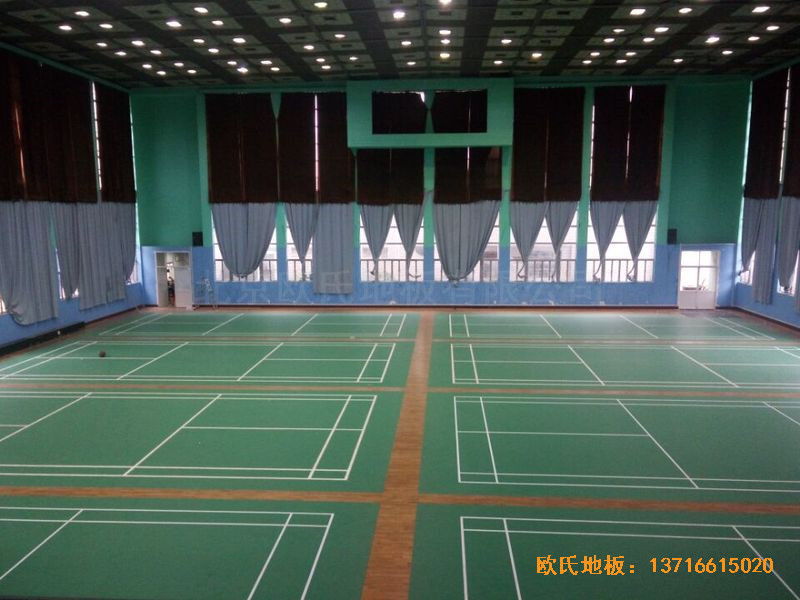 江苏科技大学羽毛球馆体育木地板铺装案例3