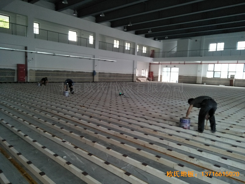 上海嘉定娄唐学校篮球馆运动木地板铺装案例1