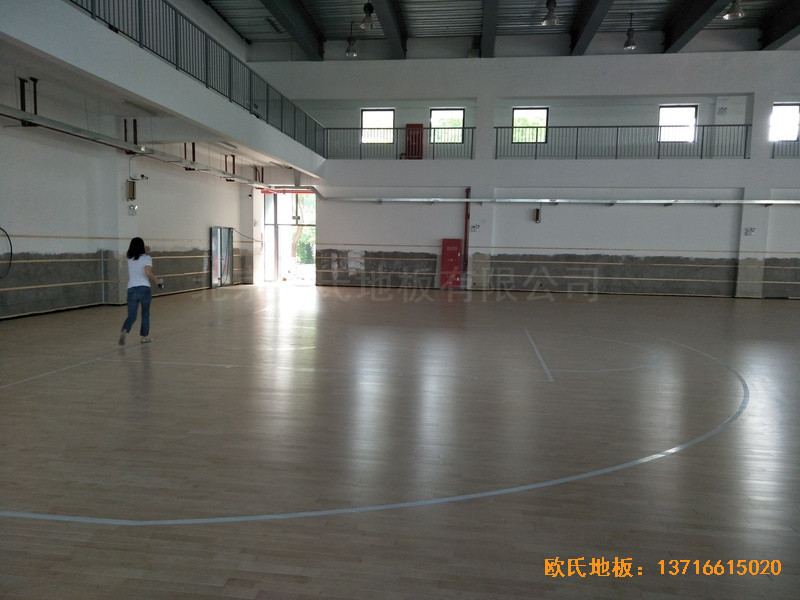 上海嘉定娄唐学校篮球馆运动木地板铺装案例3