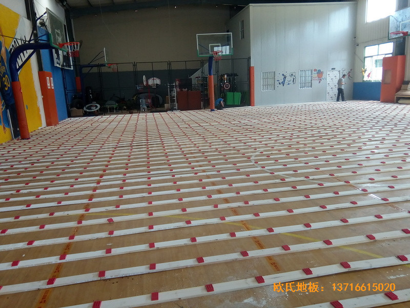 上海闵行kBT蓝球训练馆体育木地板铺装案例1
