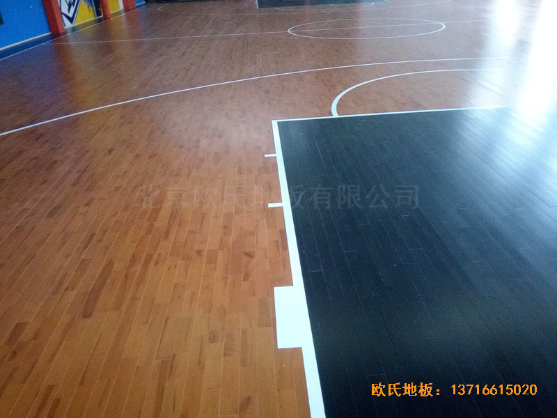 上海闵行kBT蓝球训练馆体育木地板铺装案例3