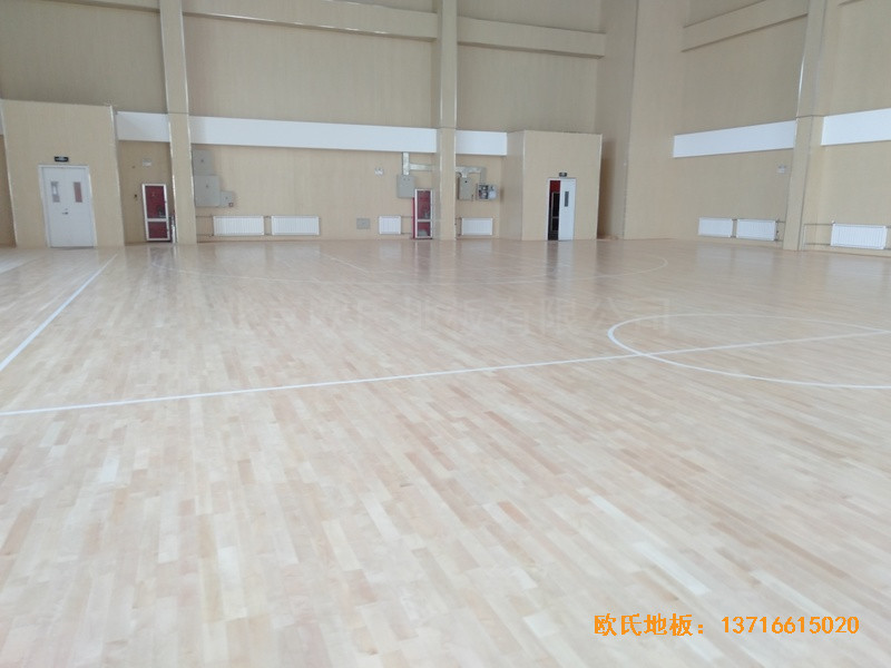 山东济南雪山小学篮球馆体育地板施工案例5