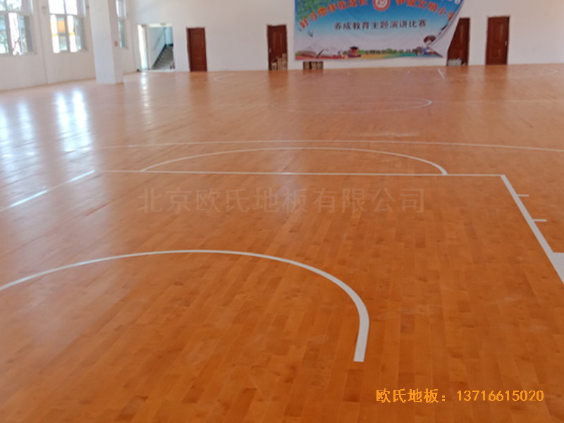 山东菏泽第六实验小学篮球馆体育木地板铺设案例4