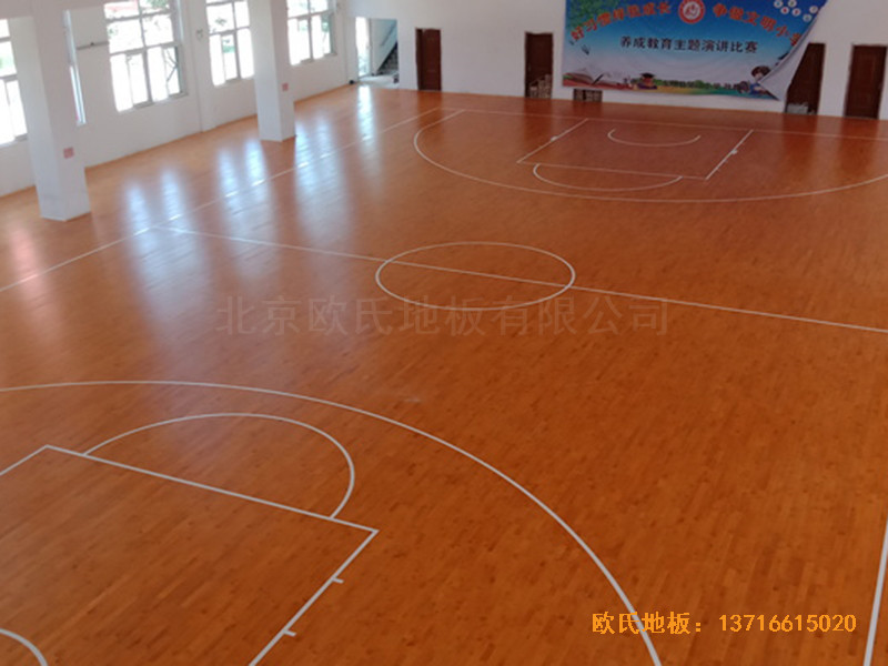 山东菏泽第六实验小学篮球馆体育木地板铺设案例5