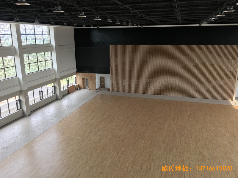 山西交城新天源药业体育馆体育木地板施工案例3