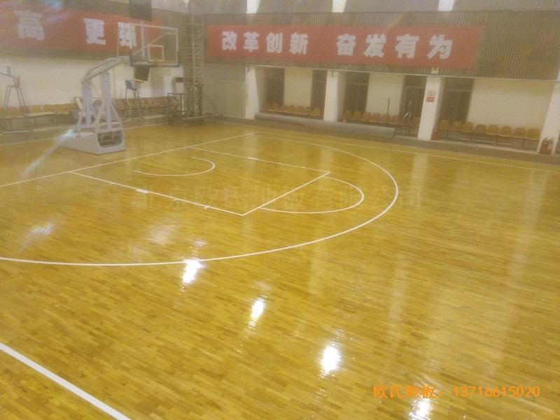 山西璐安集团篮球馆体育地板施工案例4
