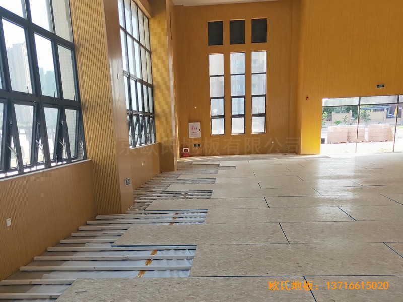 广东珠海白藤东小学篮球馆体育地板施工案例1