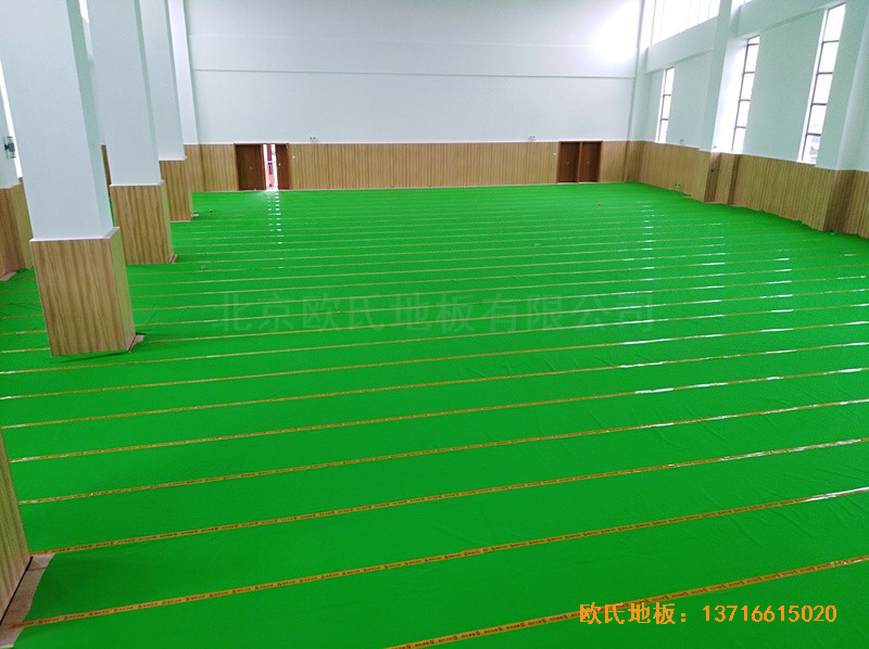 广州南沙区珠江中学篮球馆运动地板施工案例2