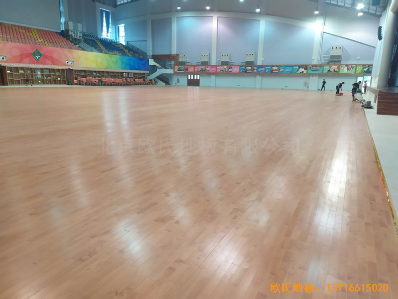 广州广东实验中学体育馆体育木地板施工案例4