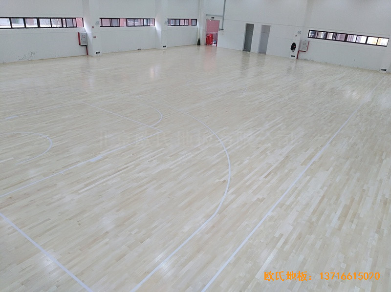 广州金地香山湖小学篮球馆体育木地板施工案例2