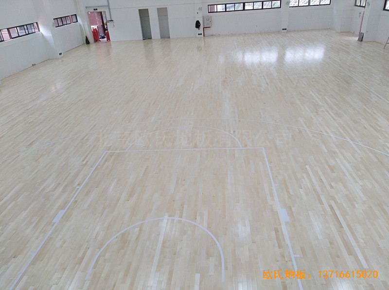 广州金地香山湖小学篮球馆体育木地板施工案例5