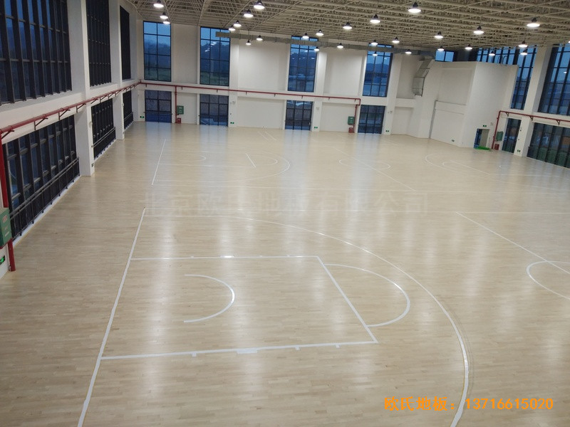 广西高新开发区五菱小区体育馆运动木地板铺设案例2