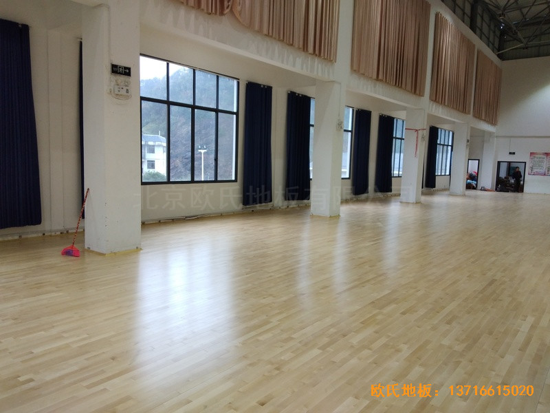 广西龙胜县党校运动馆运动地板施工案例4