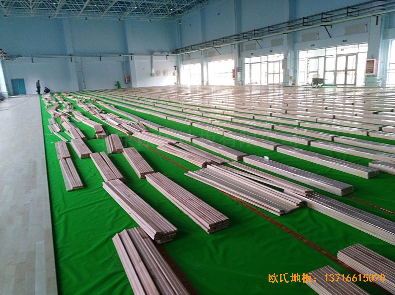 新疆独山子老年活动中心体育木地板铺装案例2