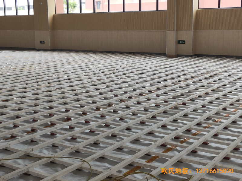 杭州高中启成校区篮球馆体育地板施工案例1