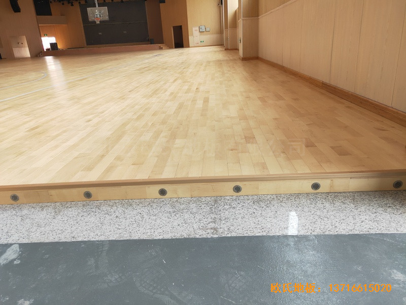 杭州高中启成校区篮球馆体育地板施工案例3