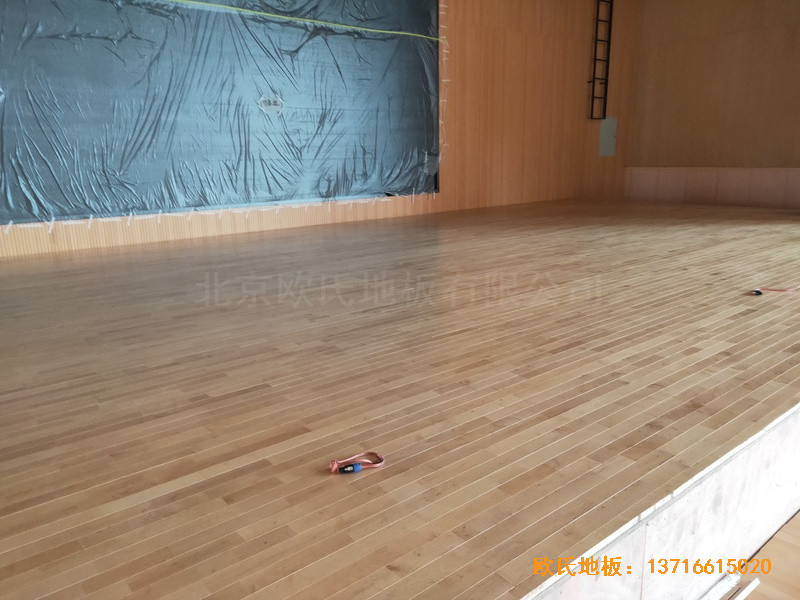 杭州高中启成校区篮球馆体育地板施工案例4