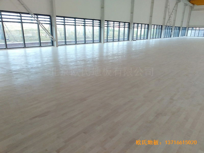 武汉青山区江滩体育馆体育地板铺装案例0