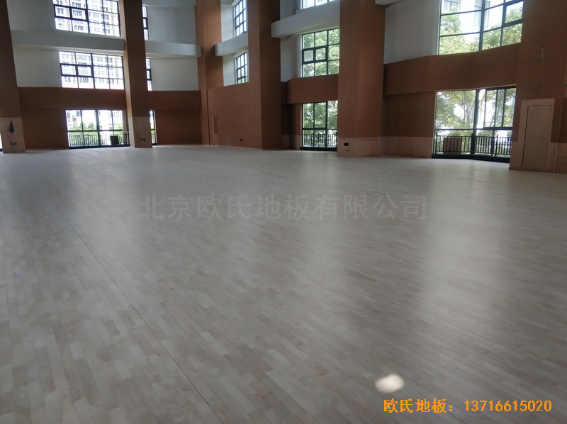 江苏常州同济中学运动馆运动木地板铺设案例5