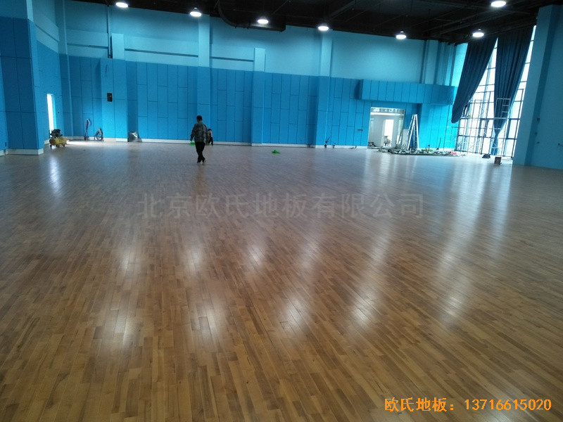 江苏柘汪镇港口大厦运动馆运动木地板铺设案例0