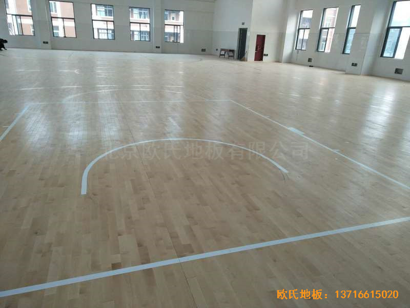 江苏泰州市泰兴济川小学篮球馆体育地板铺装案例0