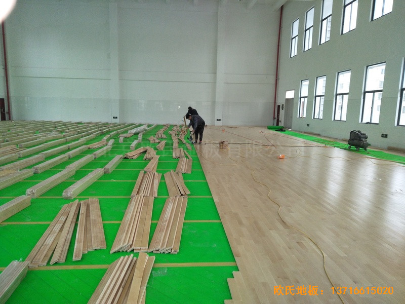 江苏泰州市泰兴济川小学篮球馆体育地板铺装案例2