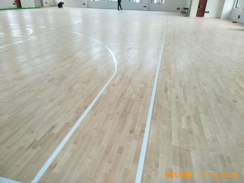 江苏泰州市泰兴济川小学篮球馆体育地板铺装案例3