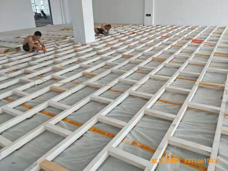 江苏第二中学篮球馆体育木地板铺装案例1
