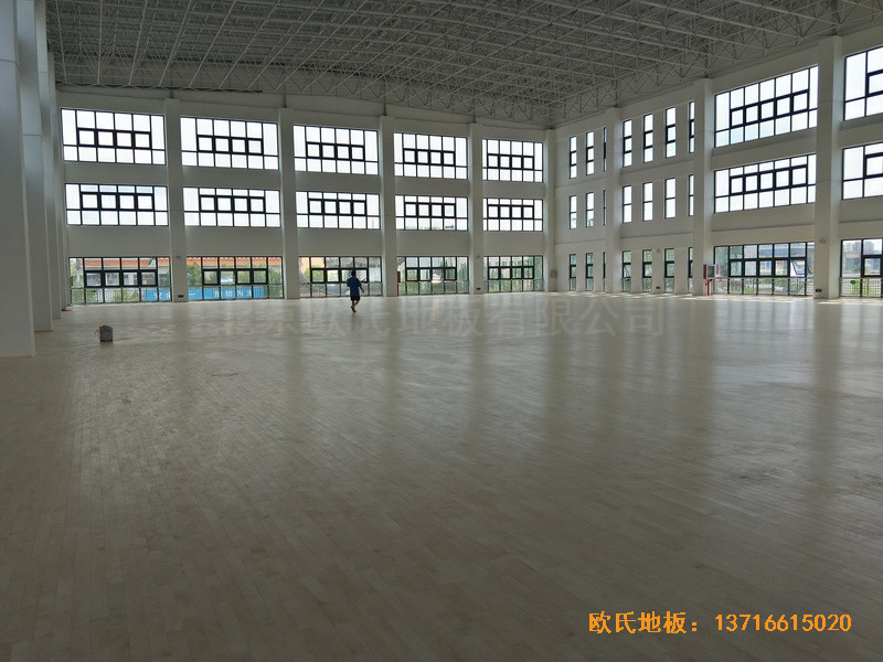 江苏第二中学篮球馆体育木地板铺装案例4