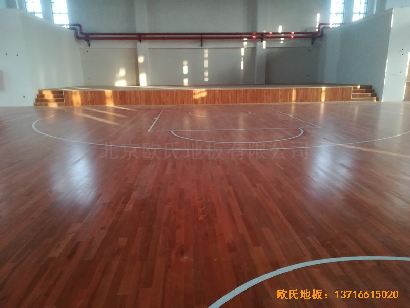 江苏连云港徐圩小学篮球馆运动木地板施工案例0