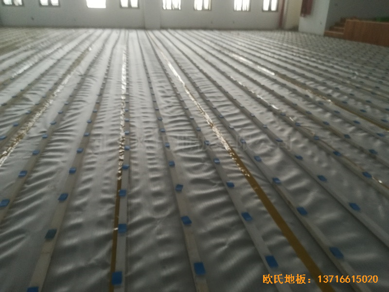 江苏连云港徐圩小学篮球馆运动木地板施工案例1
