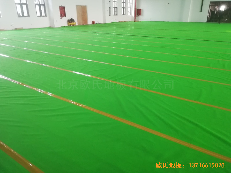 江苏连云港徐圩小学篮球馆运动木地板施工案例3