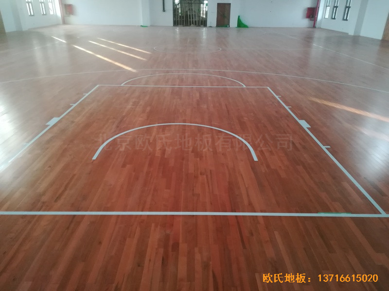 江苏连云港徐圩小学篮球馆运动木地板施工案例6