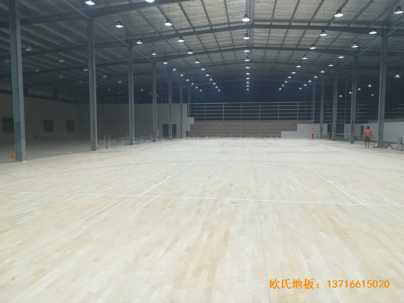江西宜春袁州区篮球馆体育木地板安装案例4