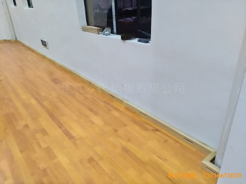 江西鹰潭余江县工业园区篮球馆体育木地板铺设案例2