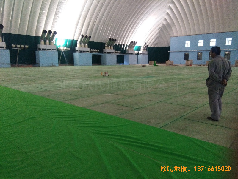 河北华中温泉假日酒店篮球馆运动地板铺设案例2