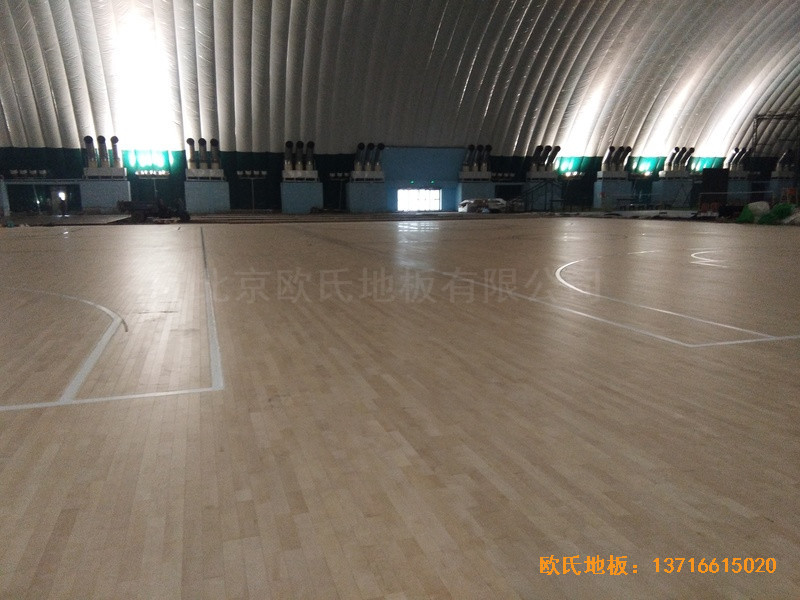 河北华中温泉假日酒店篮球馆运动地板铺设案例3