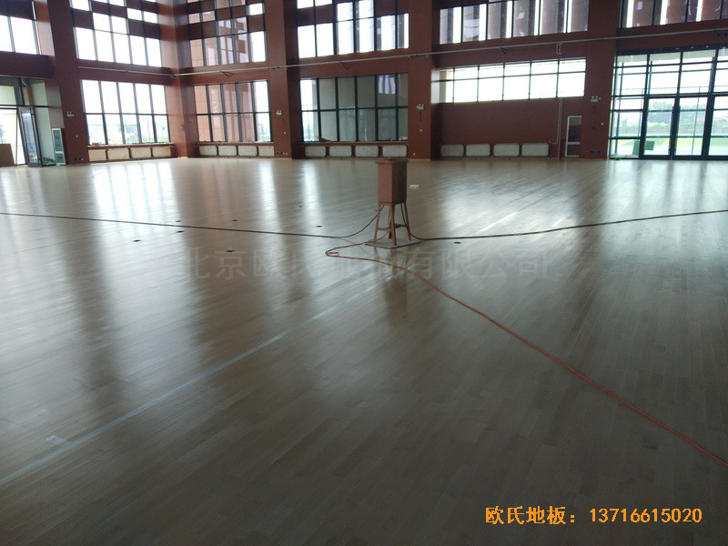 河北工程大学新校区篮球馆体育地板铺装案例3