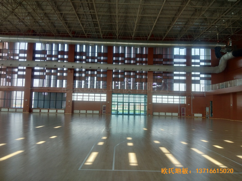 河北工程大学新校区篮球馆体育地板铺装案例4