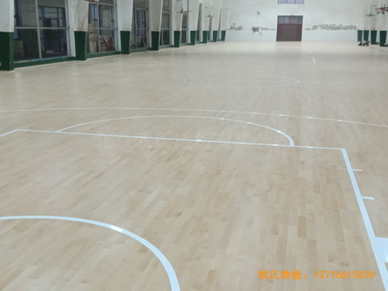 河北沧州体育学校篮球馆运动木地板铺设案例3