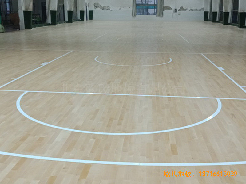 河北沧州体育学校篮球馆运动木地板铺设案例4